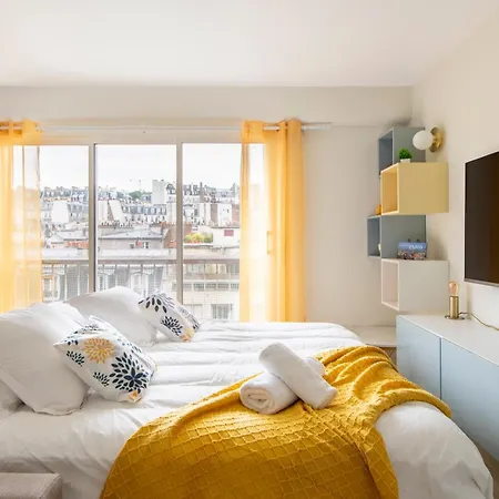 Spacious Montmartre - Sacre-coeur View & Balcony * Paryż