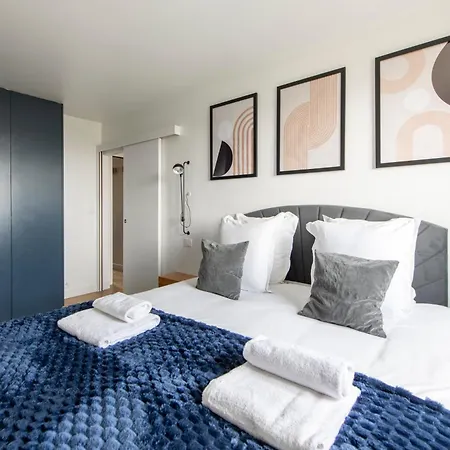 Spacious Montmartre - Sacre-coeur View & Balcony Apartament