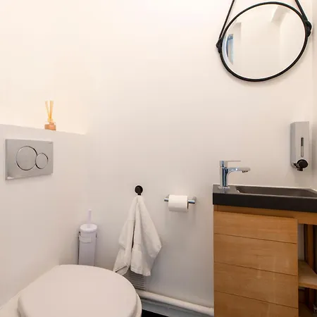 Spacious Montmartre - Sacre-coeur View & Balcony Paryż