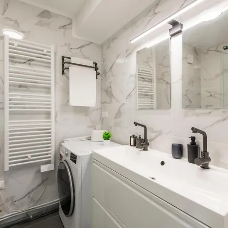 Spacious Montmartre - Sacre-coeur View & Balcony * Paryż