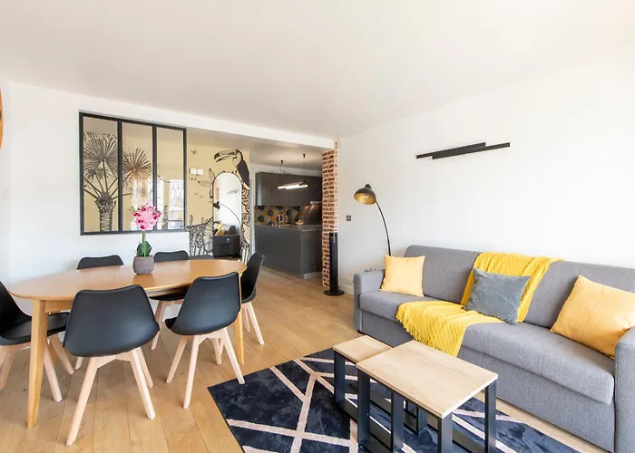 Spacious Montmartre - Sacre-coeur View & Balcony アパート パリ