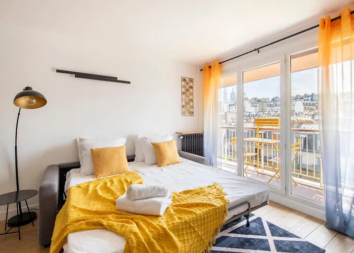 アパート Spacious Montmartre - Sacre-coeur View & Balcony パリ