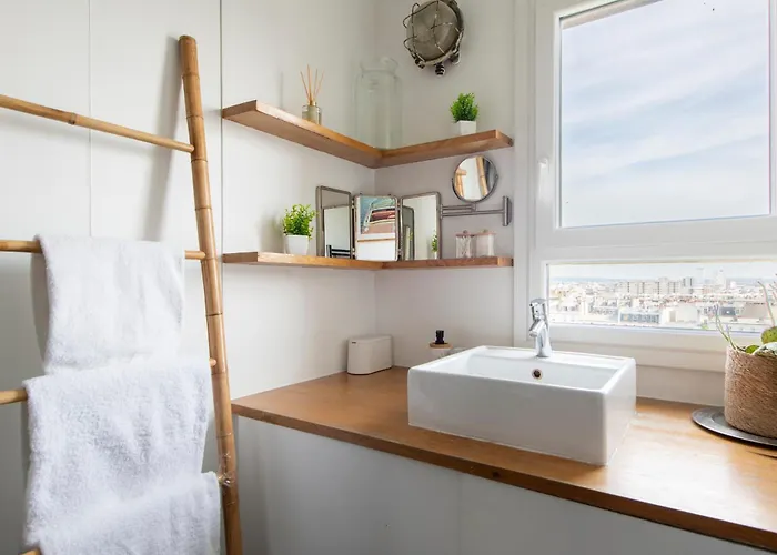 Spacious Montmartre - Sacre-coeur View & Balcony * パリ